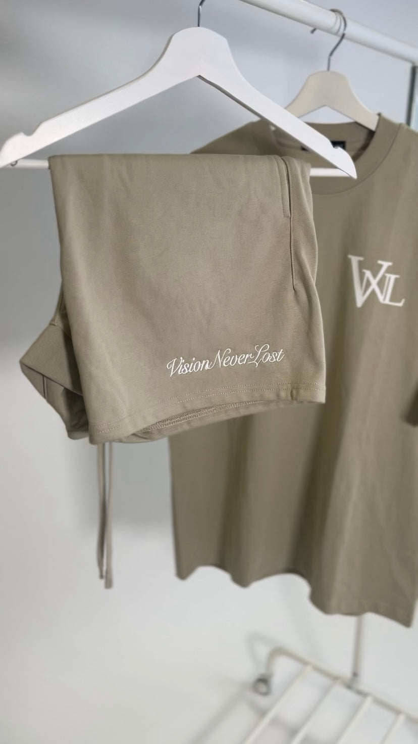 REPRESENT THE VISION SHORTS [BEIGE]