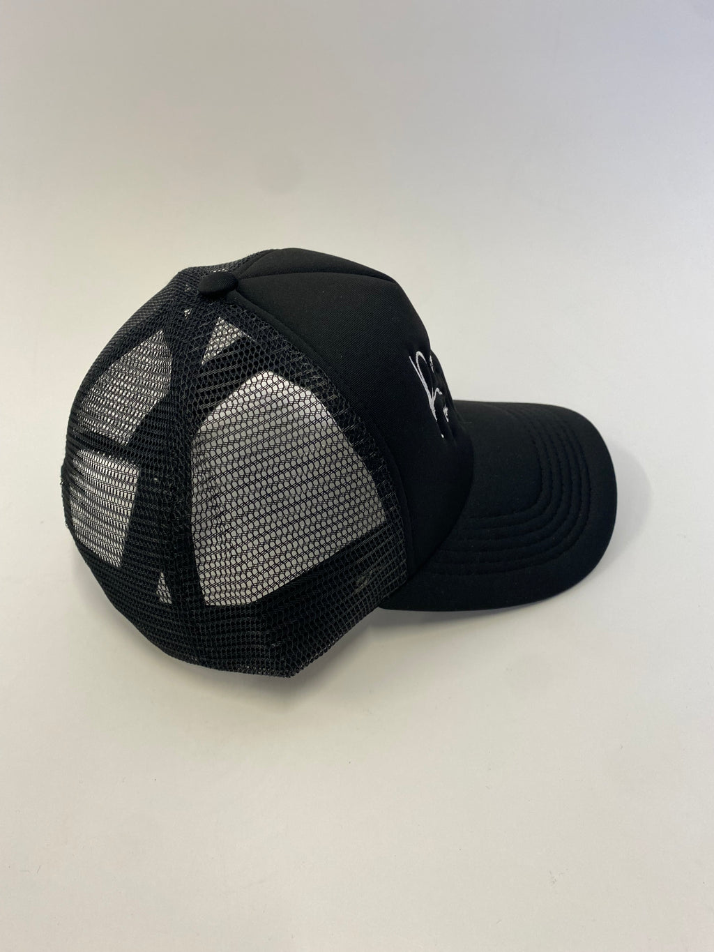 REP THE VISION TRUCKER CAP [BLACK]
