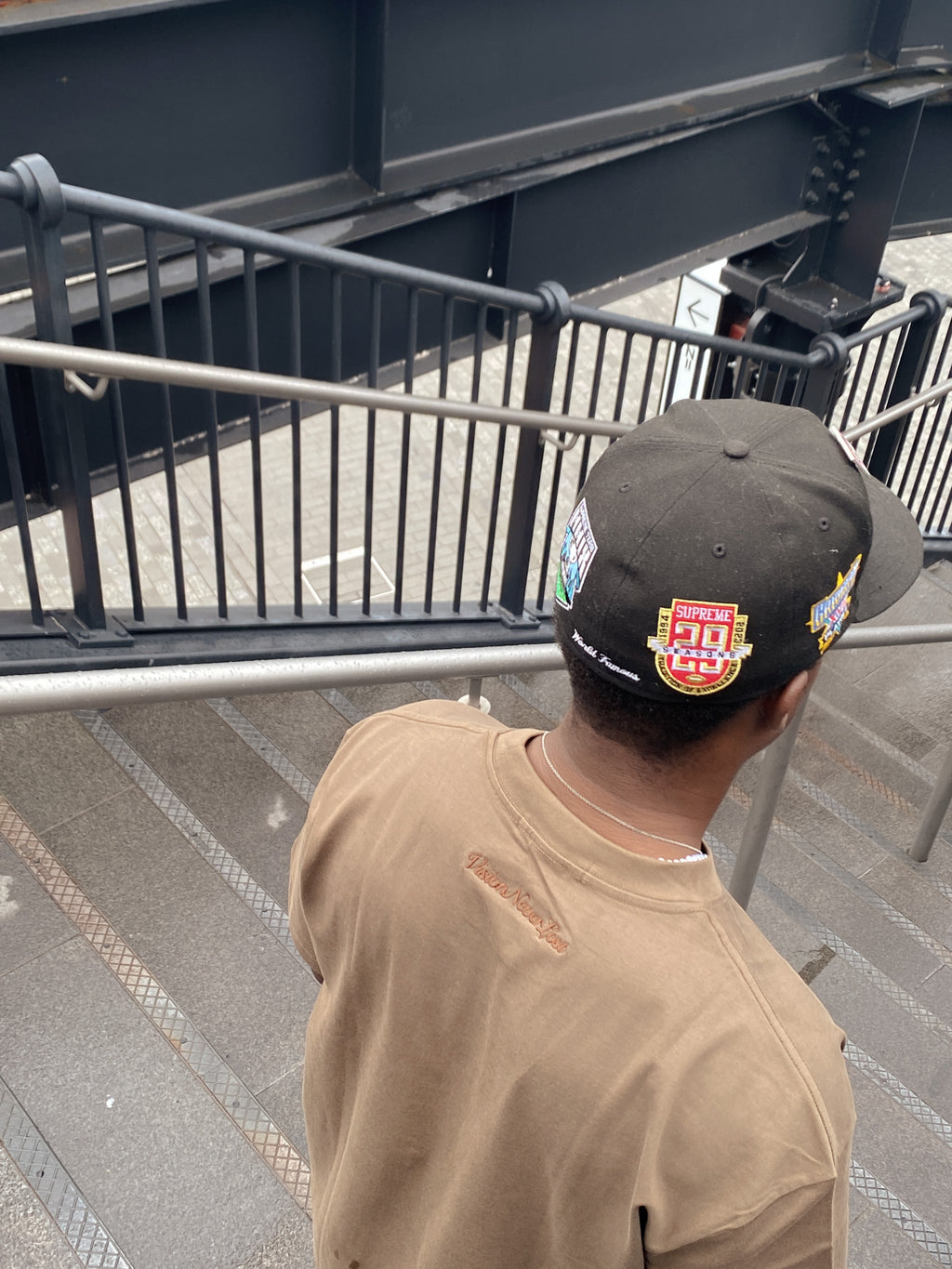 REPRESENT THE VISION T-SHIRT [BROWN]