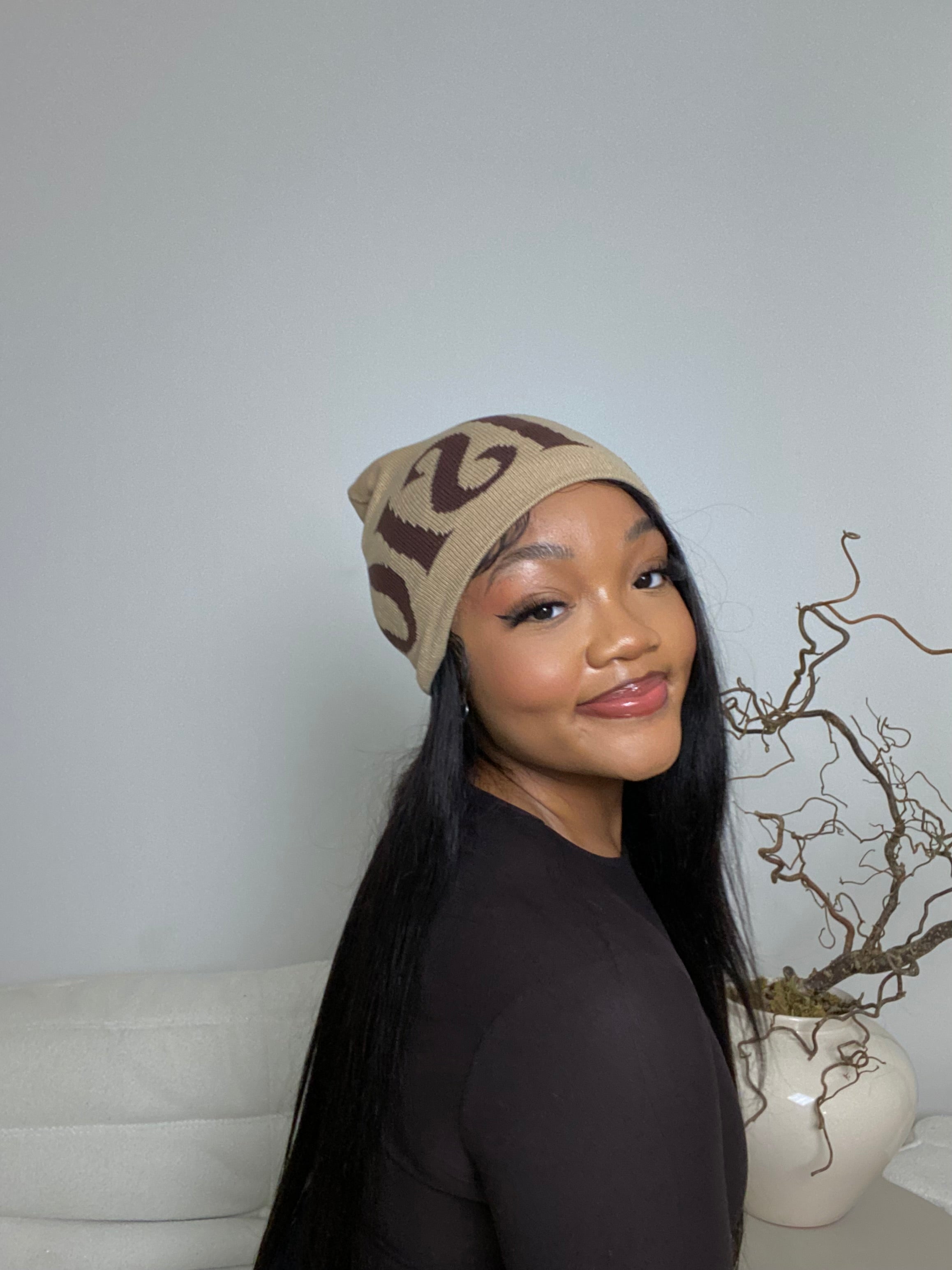 VNL ESSENTIAL BEANIE [CREAM/BROWN]