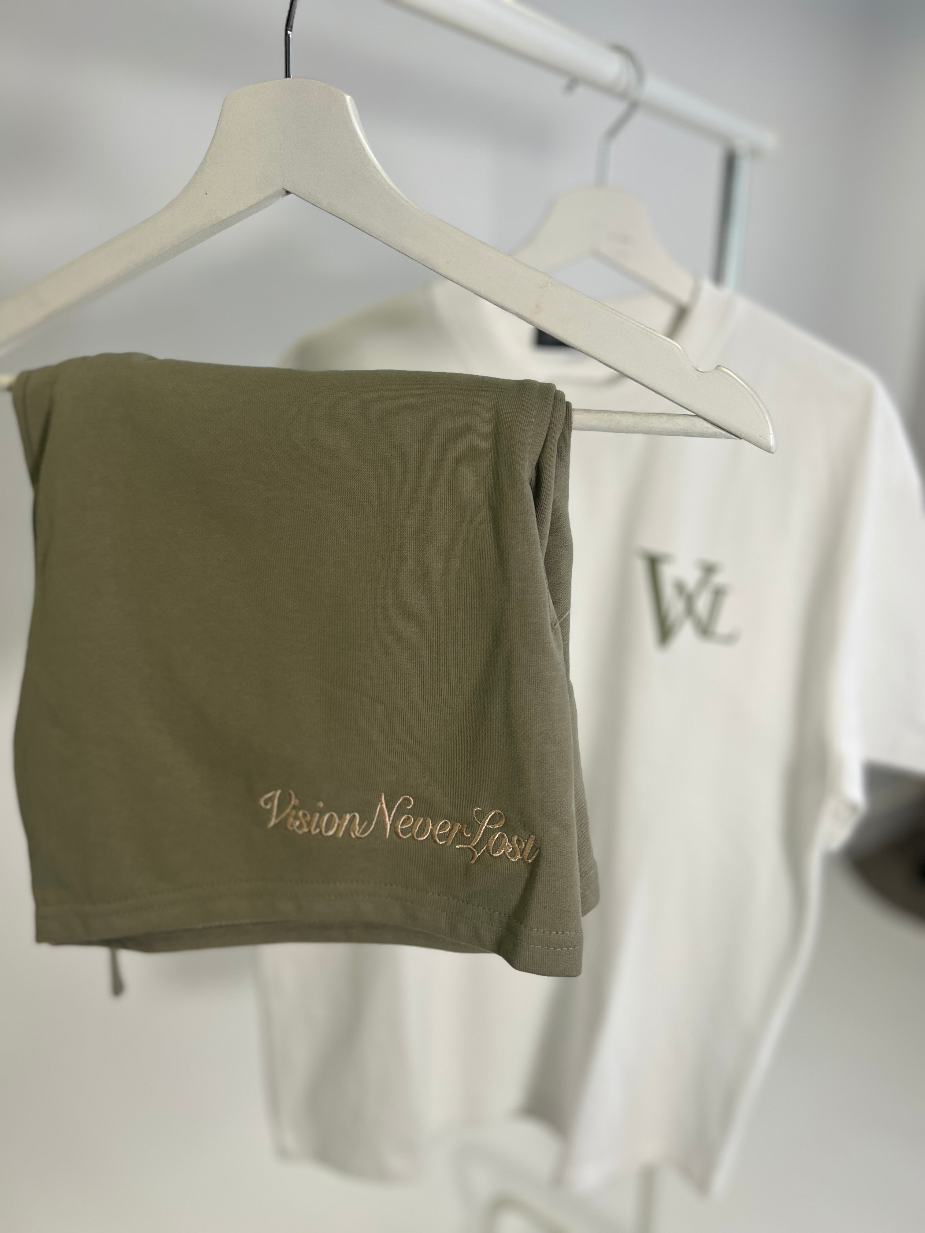 REPRESENT THE VISION SHORTS [KHAKI]