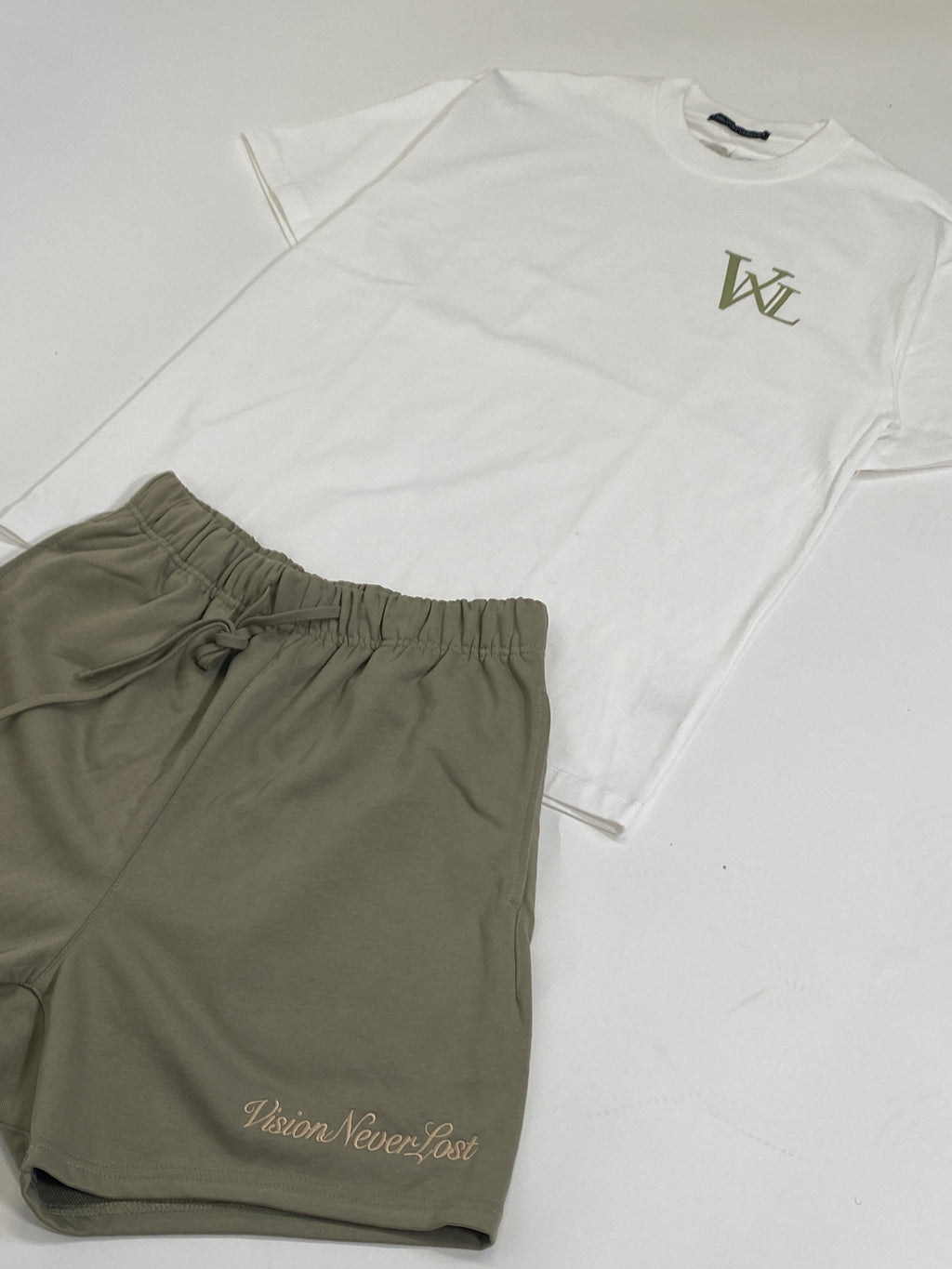 REPRESENT THE VISION SHORTS [KHAKI]